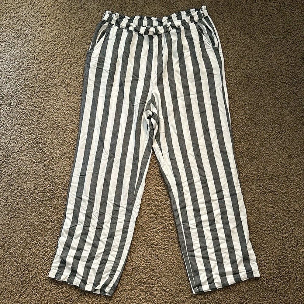 American Eagle Striped Pants